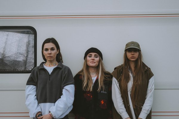 Mastering Winter Style in London: Discover the Ultimate Guide to Color Blocking with Proven Expert Tips!